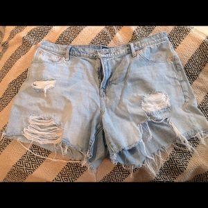 Gap demon shorts size 33